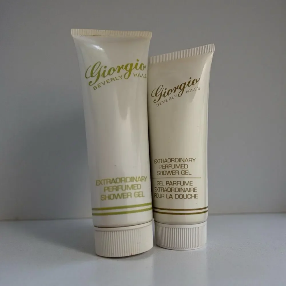 Giorgio Beverly Hills Set Extraordinary Perfumed Shower Gel 1.7oz & 1.5 Oz Bag